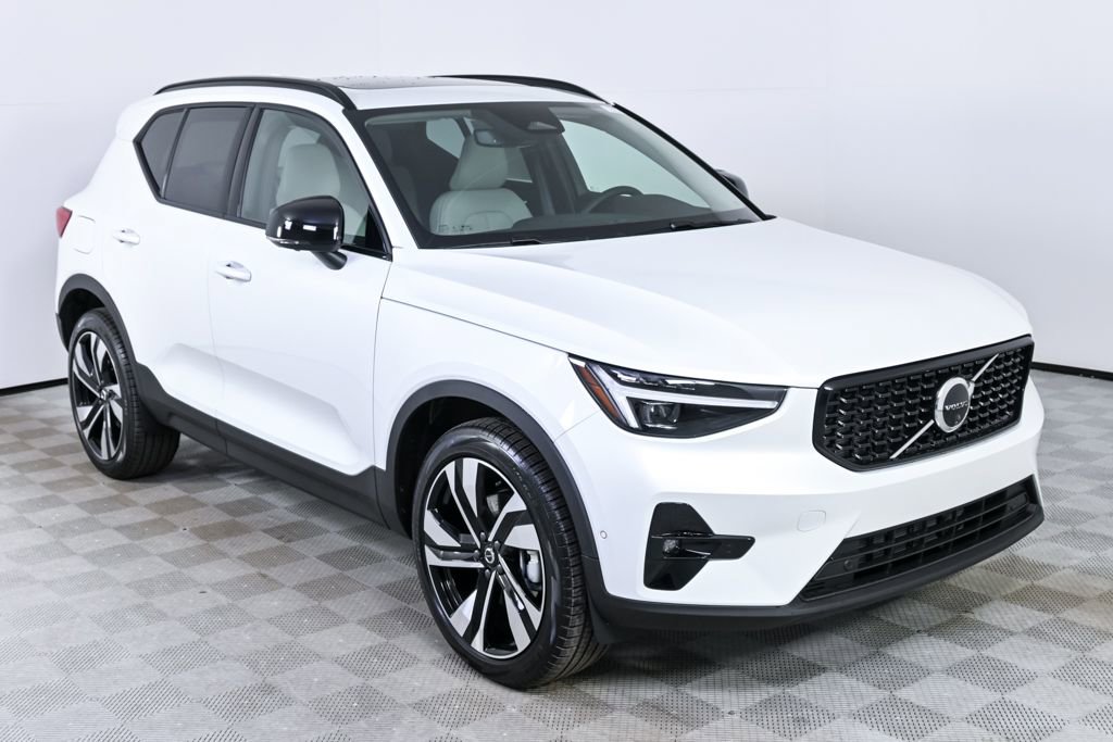 New 2026 Volvo XC40 B5 Ultra w/ Protection Package Premier image 26