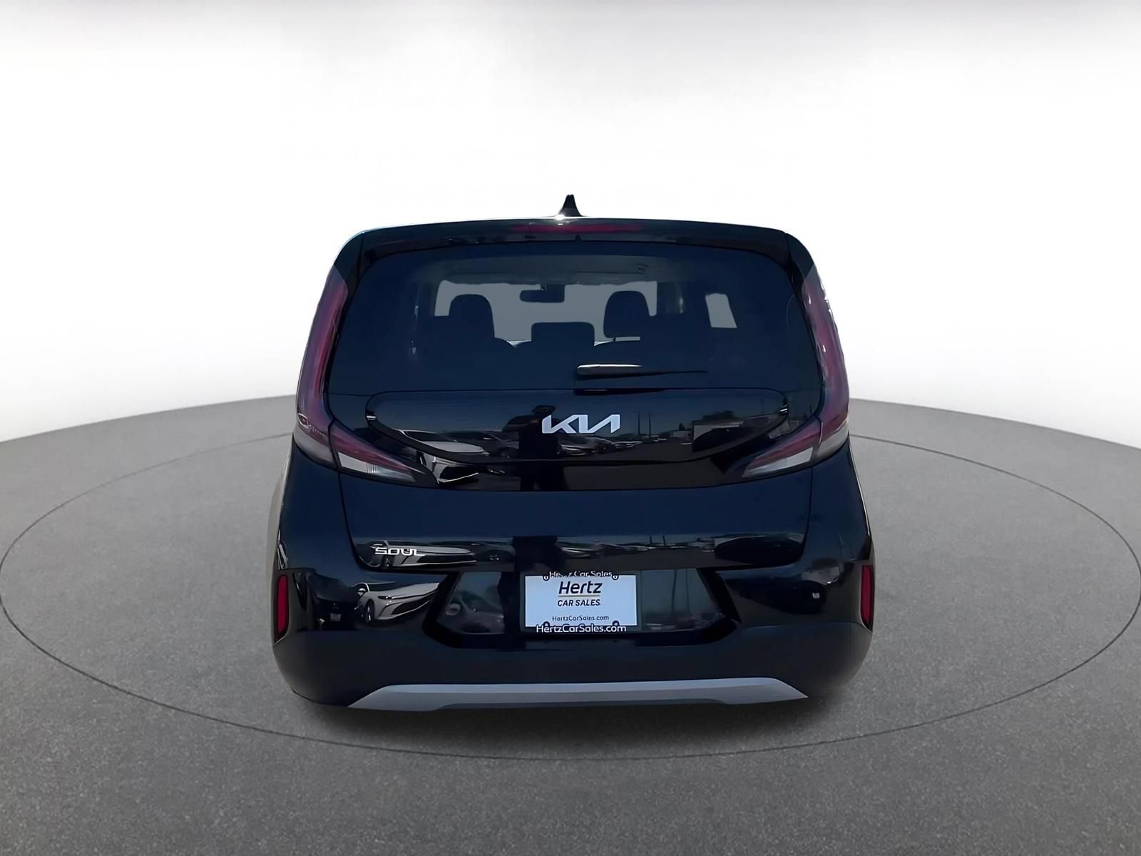 Used 2025 Kia Soul LX w/ LX Technology Package FWD image 12