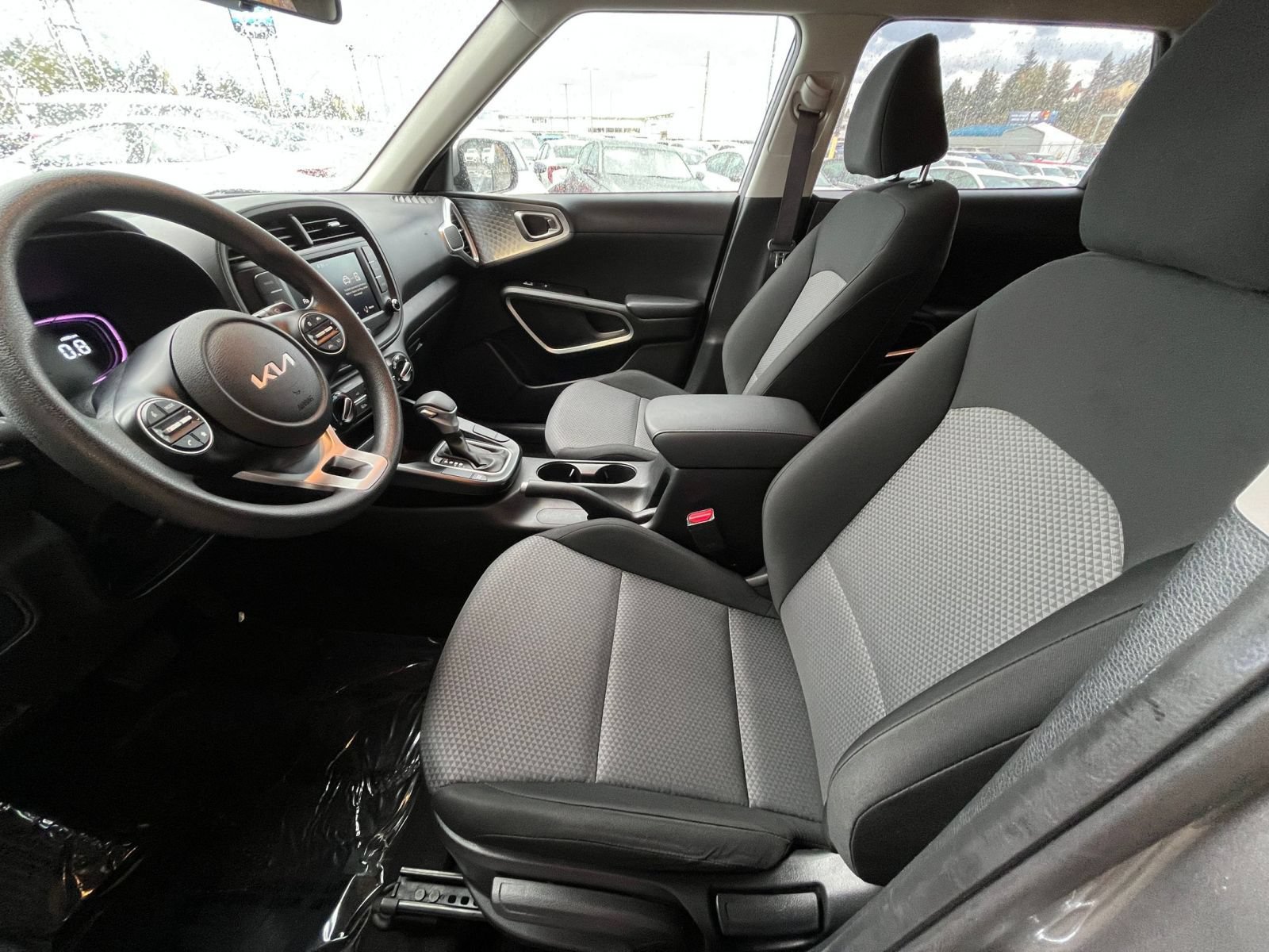 Used 2025 Kia Soul LX w/ LX Technology Package FWD image 26