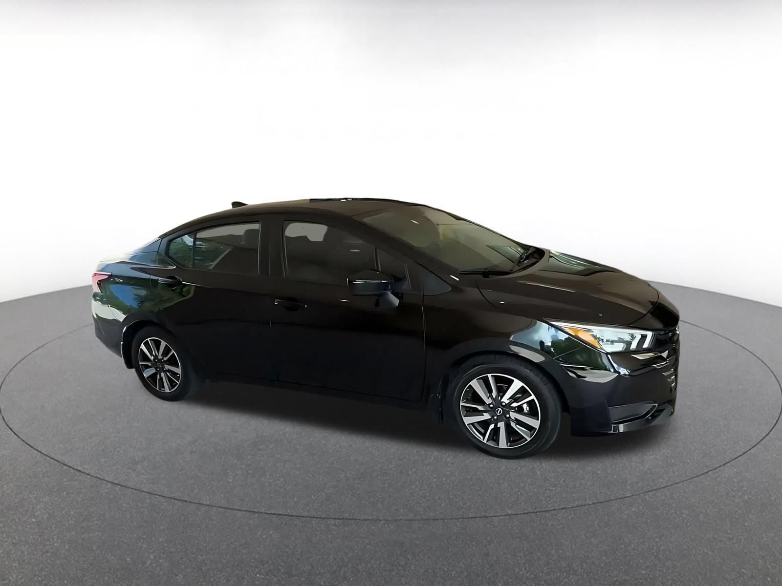 Used 2025 Nissan Versa SV w/ Trunk Package FWD video 2