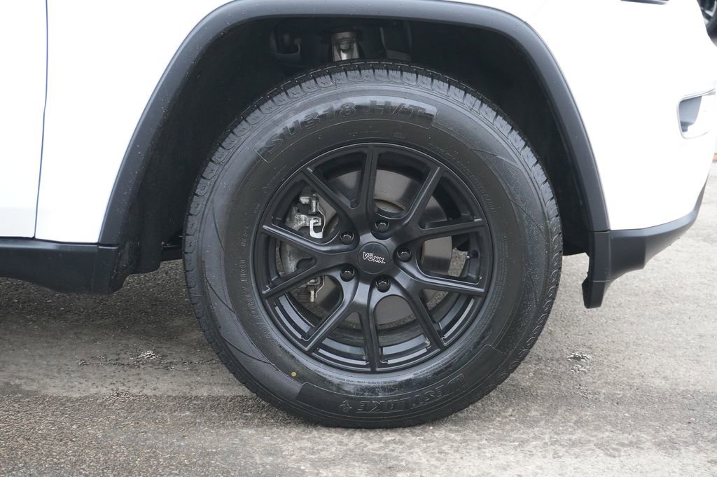 Used 2017 Jeep Grand Cherokee Laredo w/ Quick Order Package 23E image 13