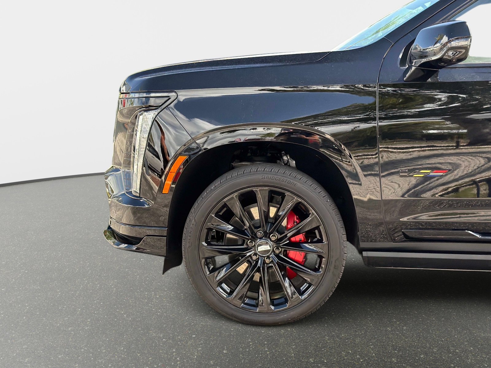 Used 2026 Cadillac Escalade V w/ LPO, ONYX Package AWD/4WD image 12