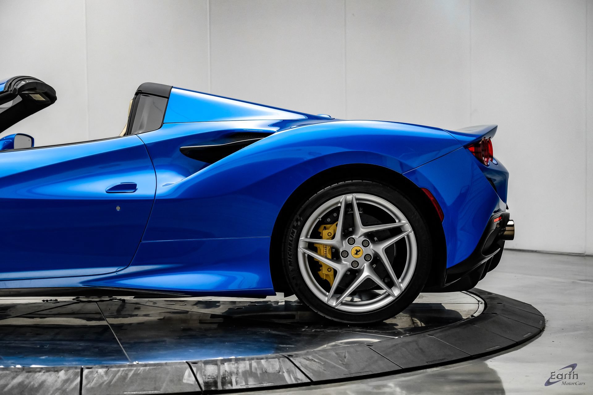 Used 2023 Ferrari F8 Tributo RWD image 12