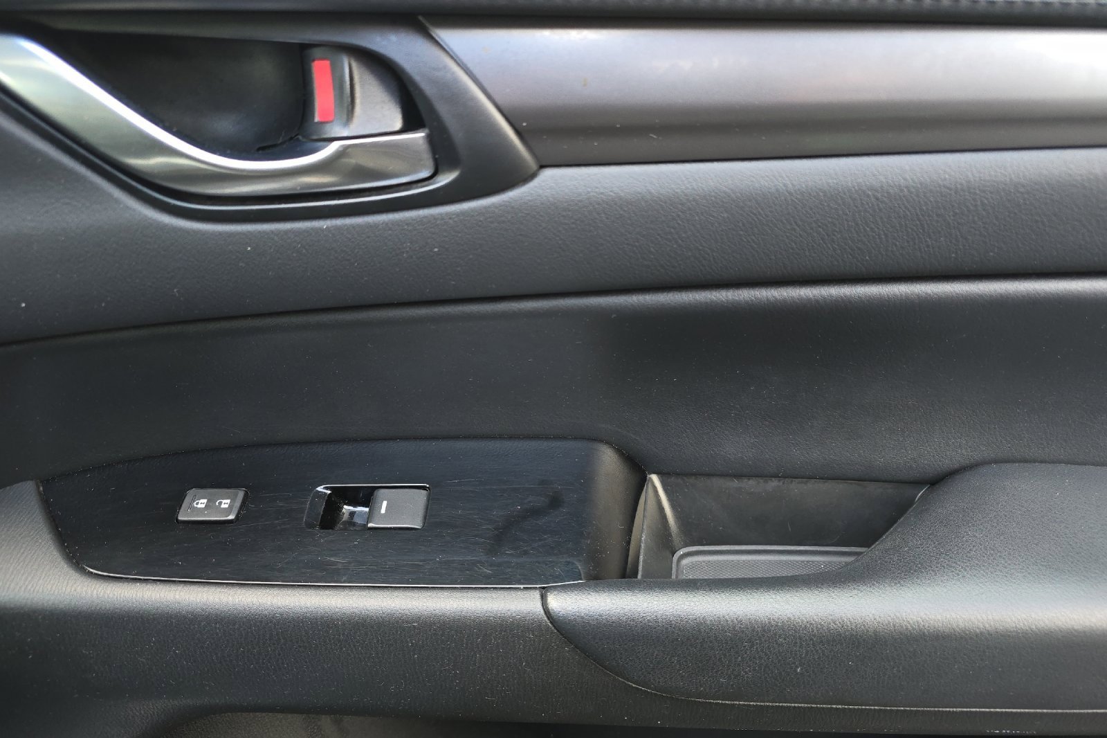 Used 2019 MAZDA CX-5 Touring image 23