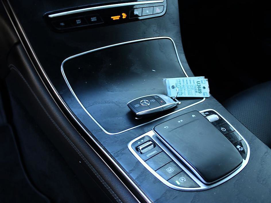 Used 2020 Mercedes-Benz GLC 300 w/ Premium Package image 8