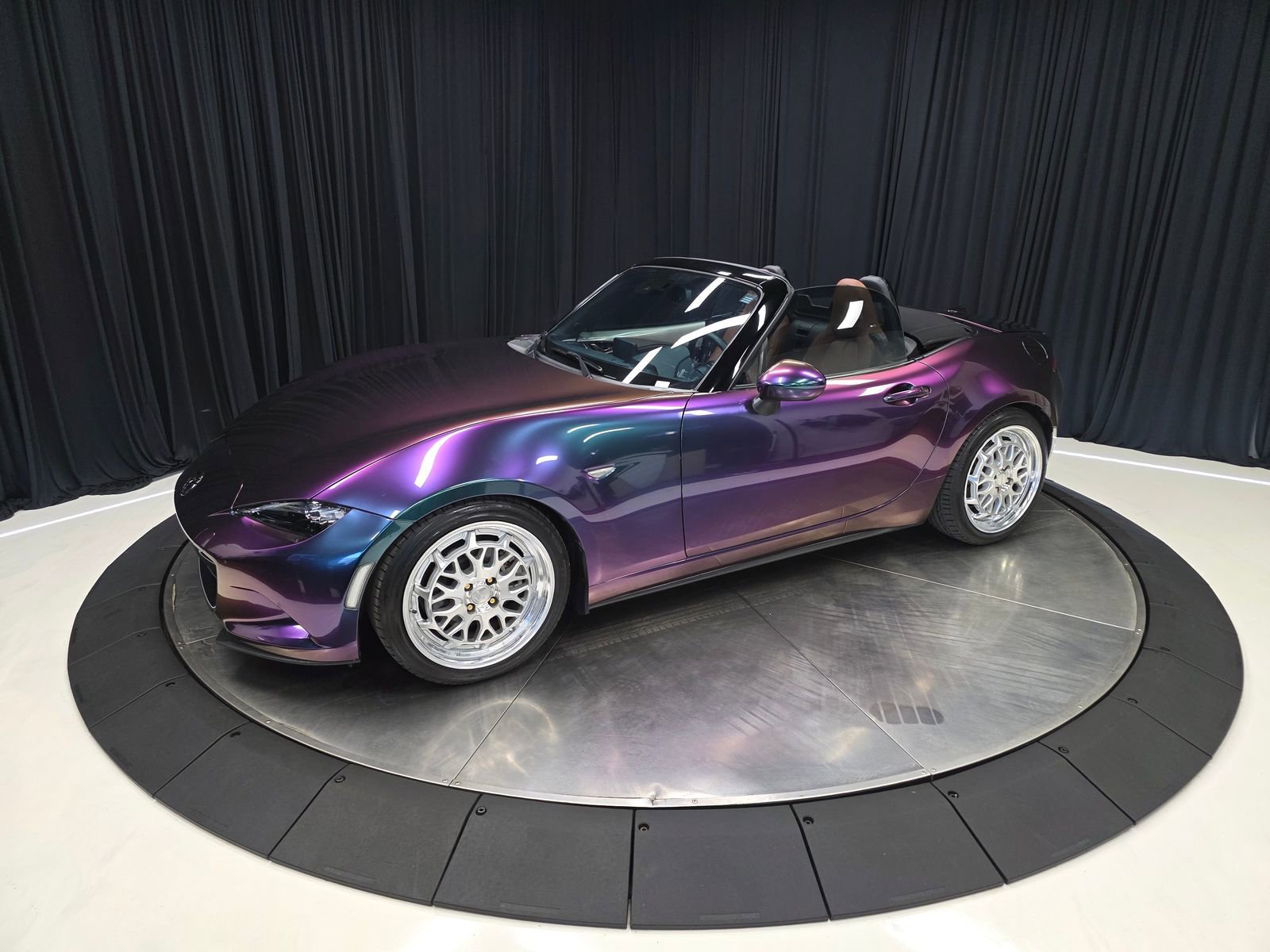 Used 2022 MAZDA MX-5 Miata Grand Touring RWD image 9