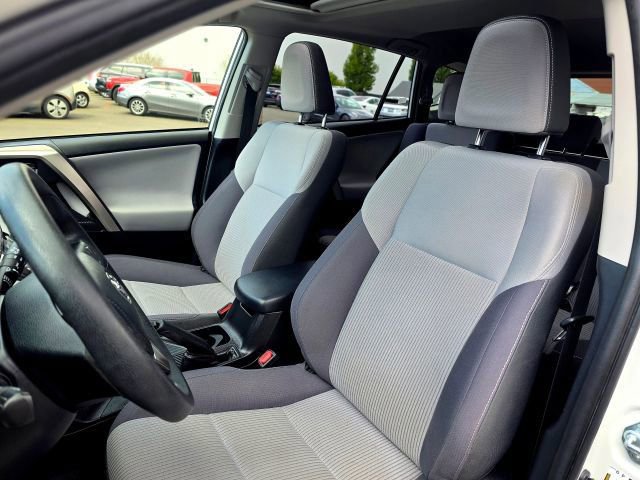 Used 2015 Toyota RAV4 XLE AWD/4WD image 29