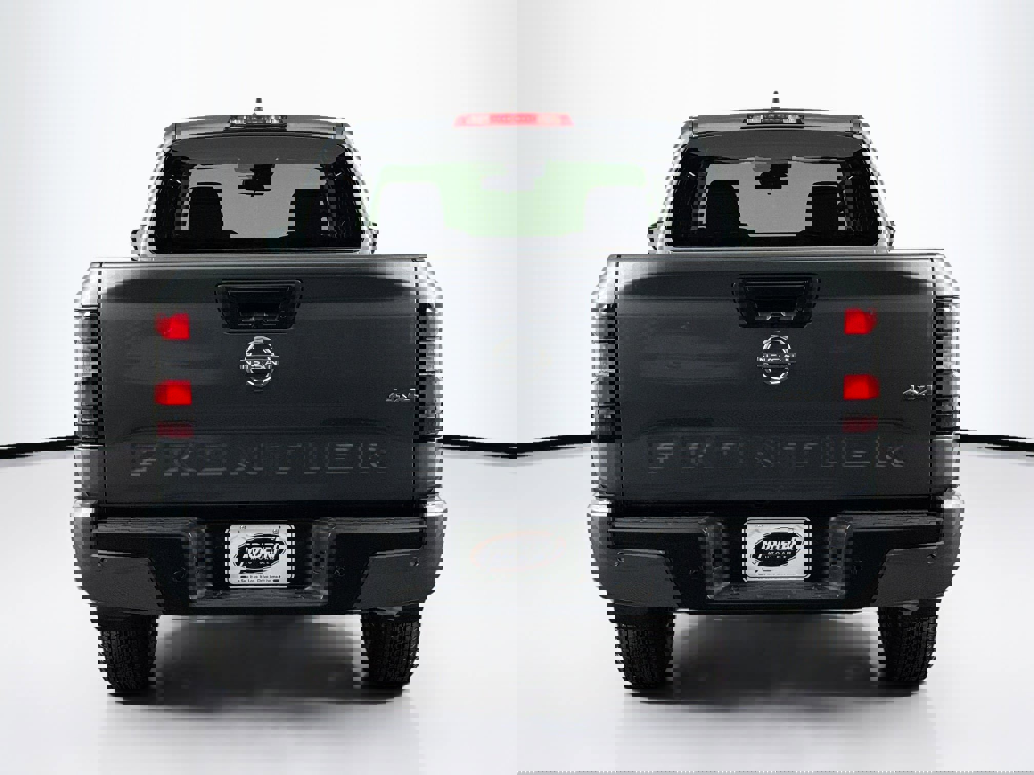 Used 2025 Nissan Frontier SV image 10