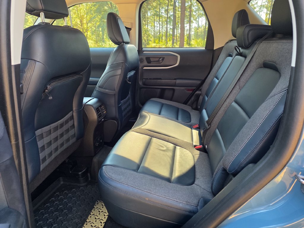 Used 2022 Ford Bronco Sport Outer Banks w/ Tech Package AWD/4WD image 15