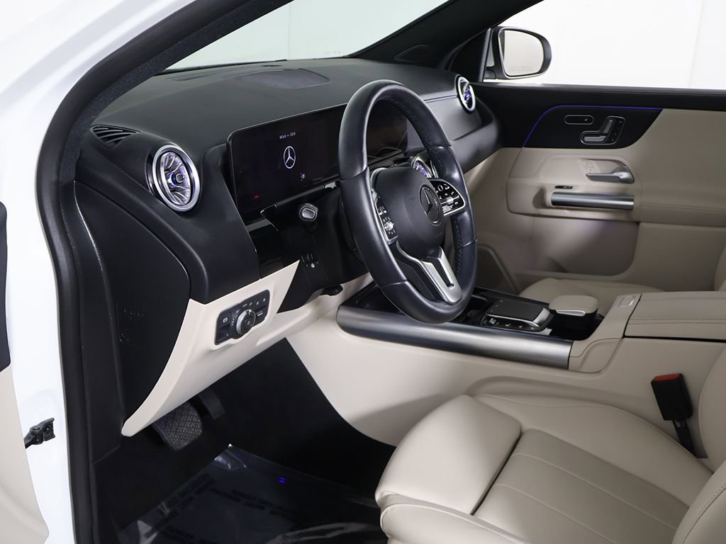 Used 2023 Mercedes-Benz GLA 250 4MATIC w/ Premium Package image 21