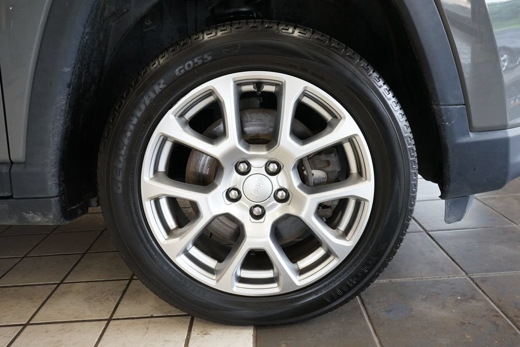 Used 2023 Jeep Compass Latitude AWD/4WD image 52
