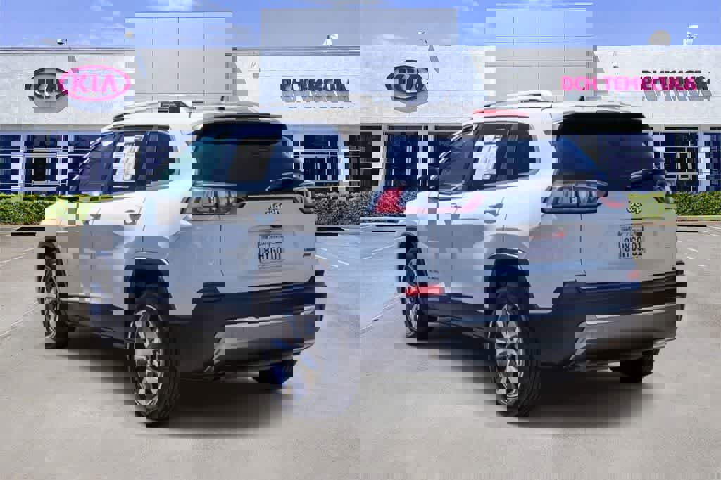 Used 2019 Jeep Cherokee Limited image 6