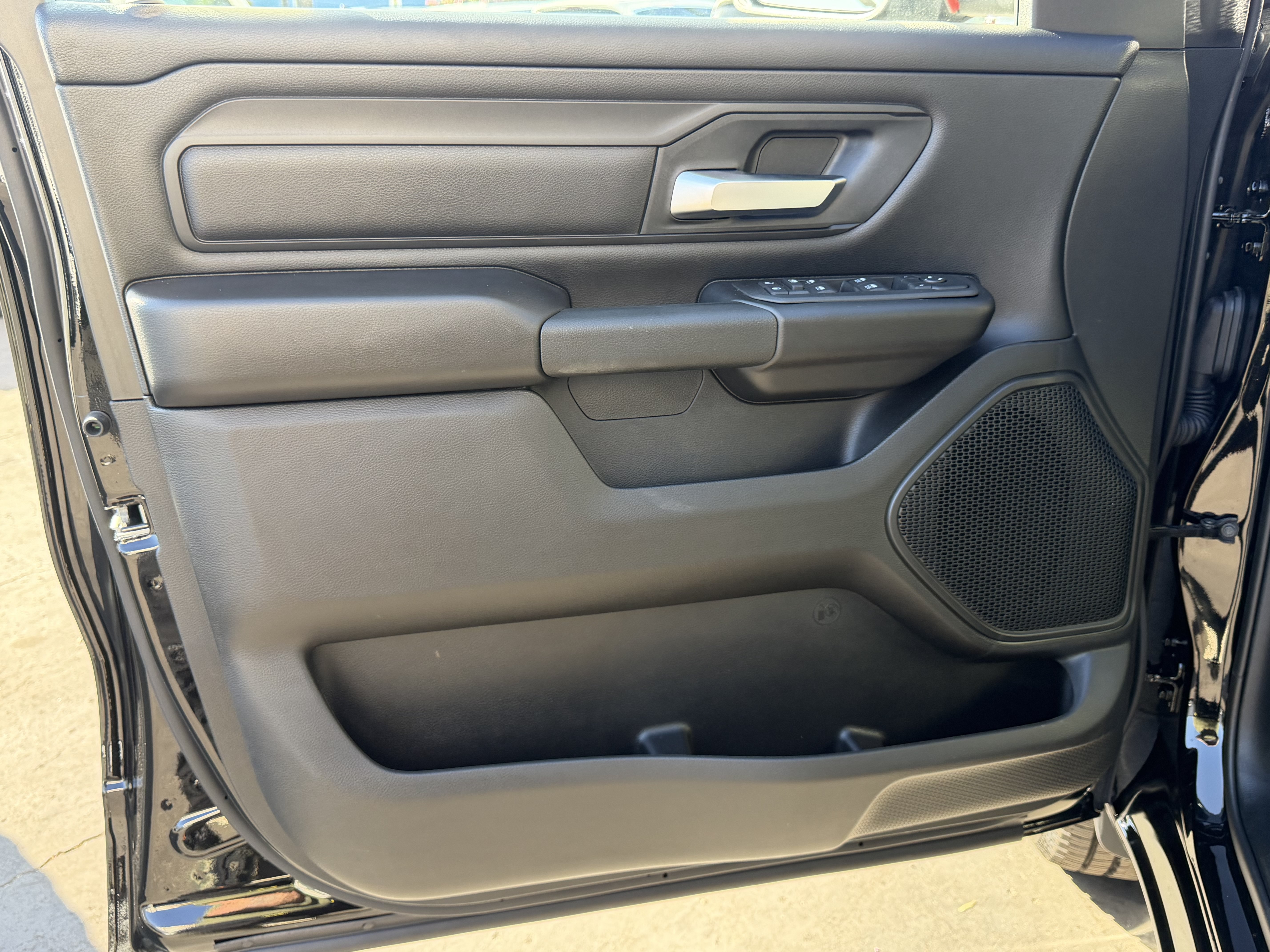 New 2026 RAM 1500 Express AWD/4WD image 17