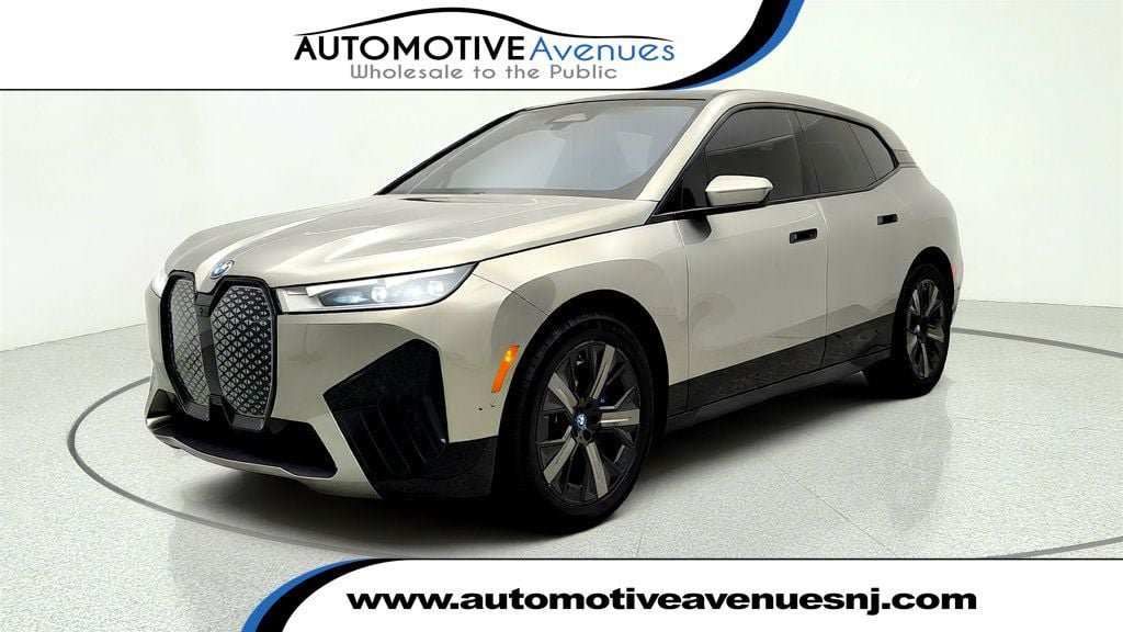Used 2025 BMW iX xDrive50 w/ Premium Package AWD/4WD image 1