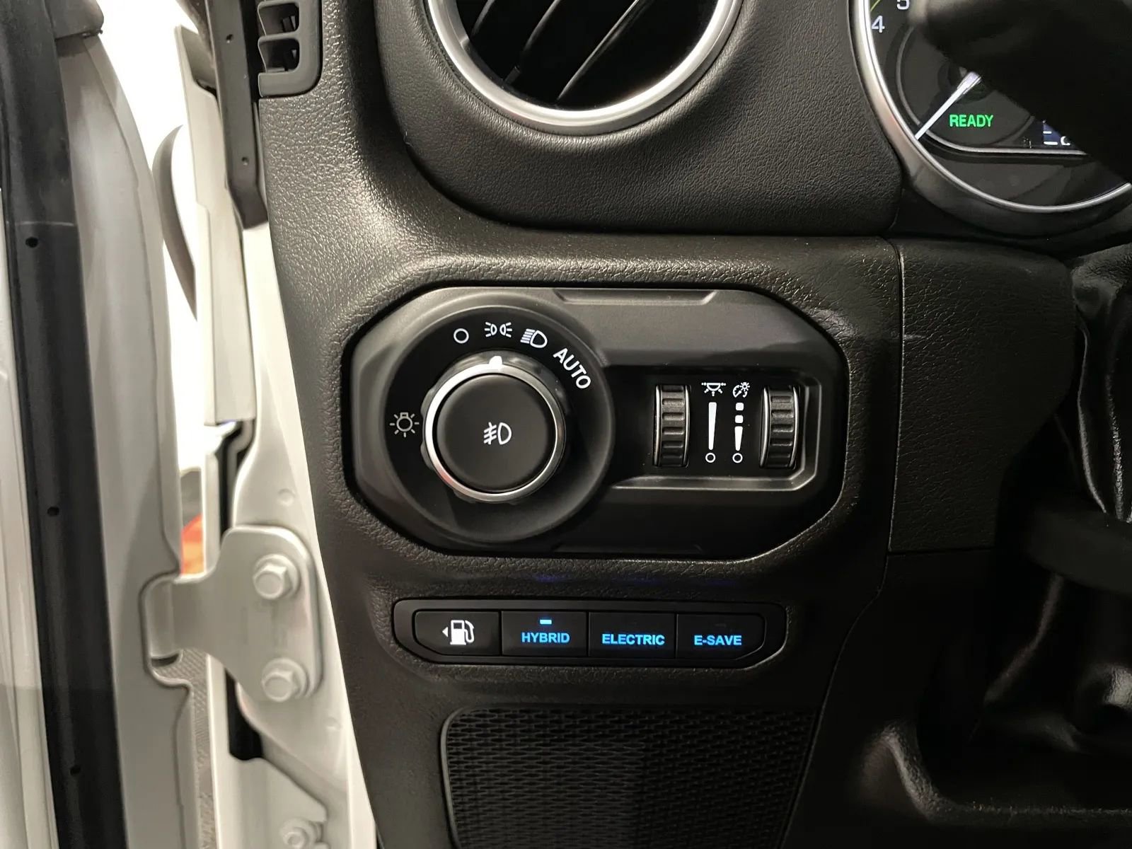 Used 2021 Jeep Wrangler Unlimited Sahara w/ Cold Weather Group image 31