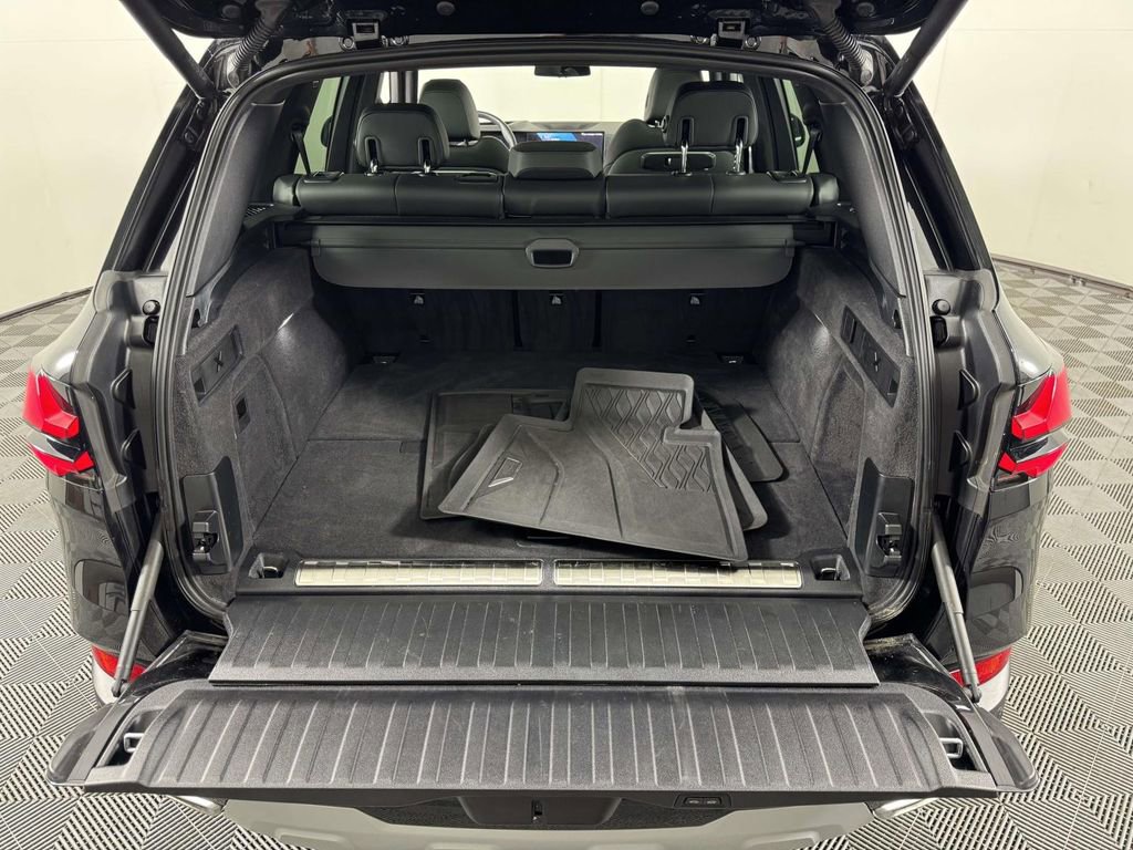 Used 2025 BMW X5 xDrive50e w/ Premium Package image 14