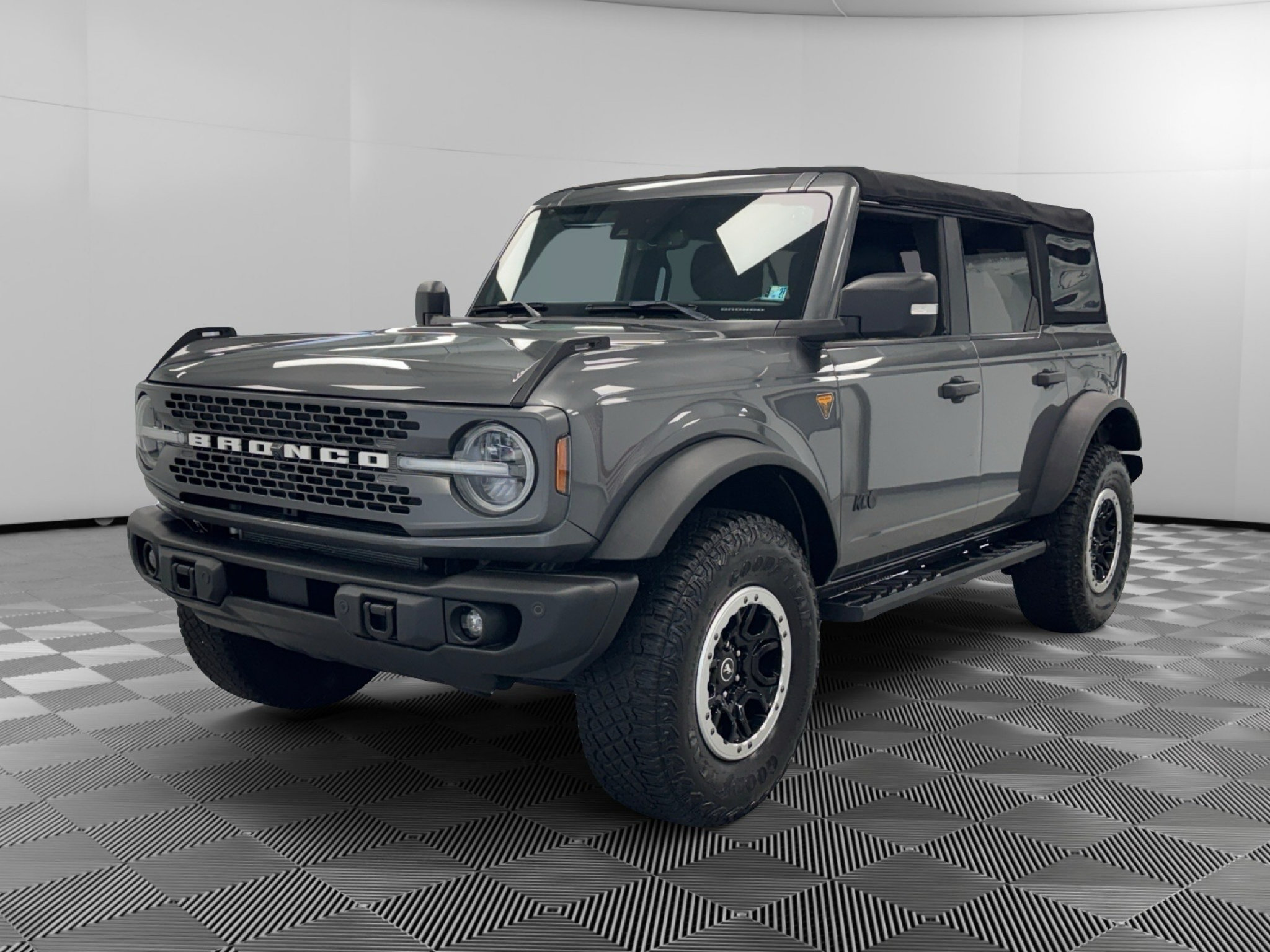 Used 2022 Ford Bronco Badlands w/ Sasquatch Package AWD/4WD image 4