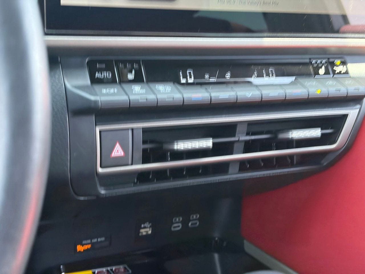 Used 2025 Toyota Camry XSE FWD image 10