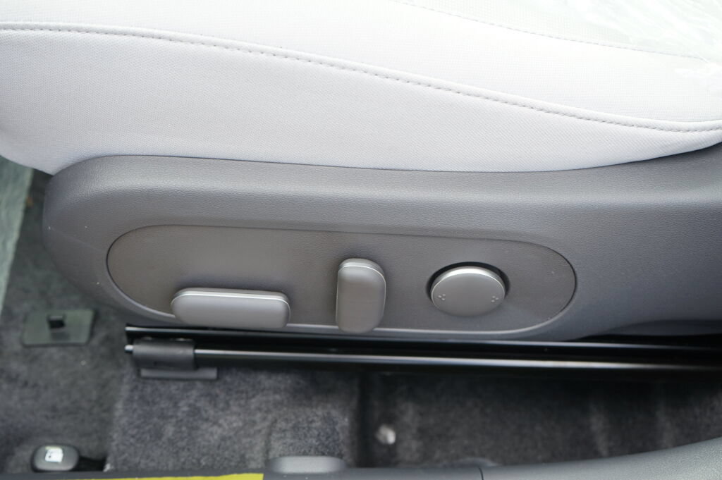 Certified 2025 Hyundai Kona SEL AWD/4WD image 12