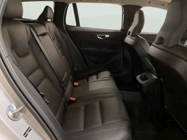 Used 2025 Volvo V60 B5 Cross Country Plus AWD/4WD image 24