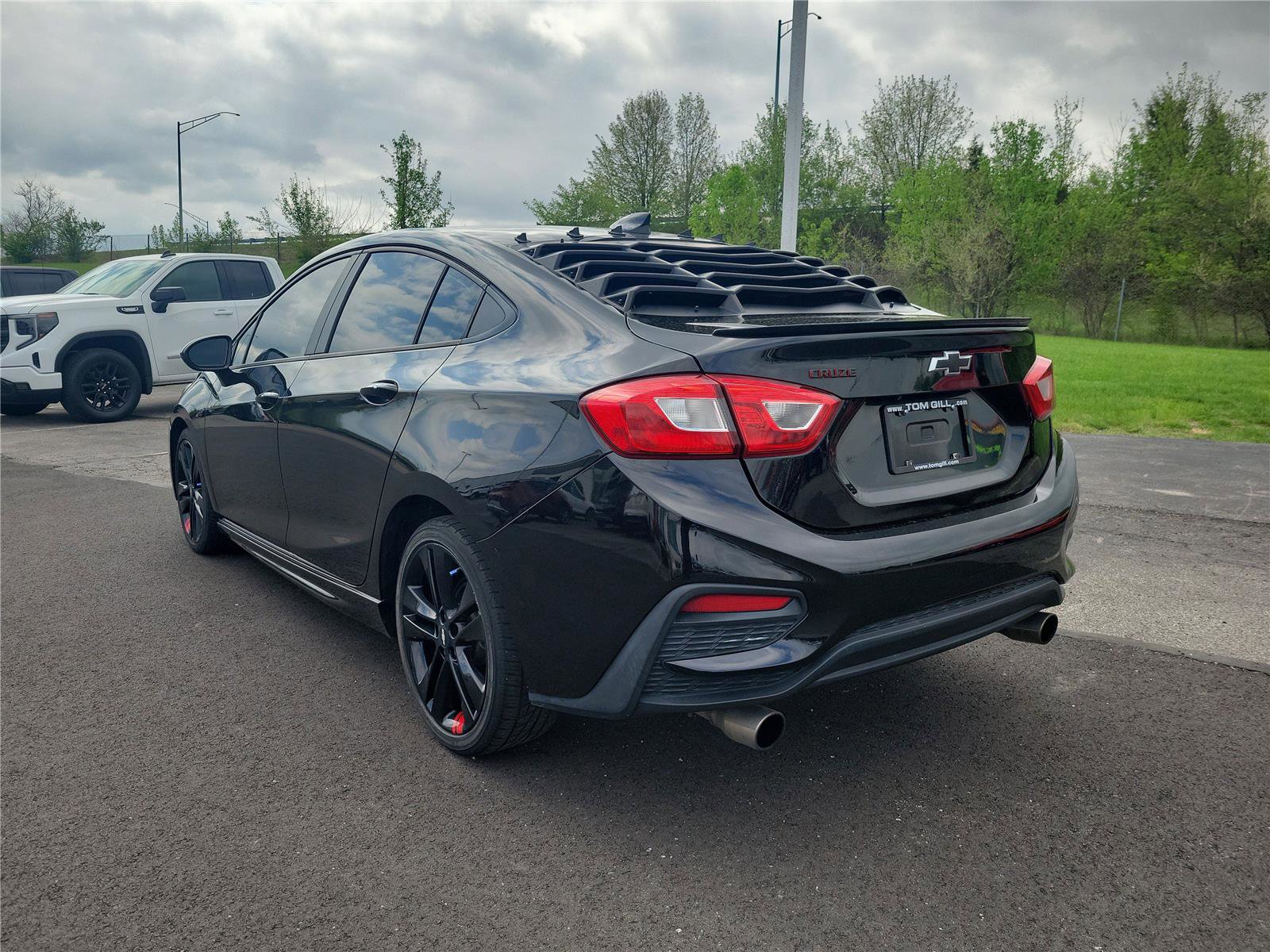 Used 2017 Chevrolet Cruze LT w/ Convenience Package image 3