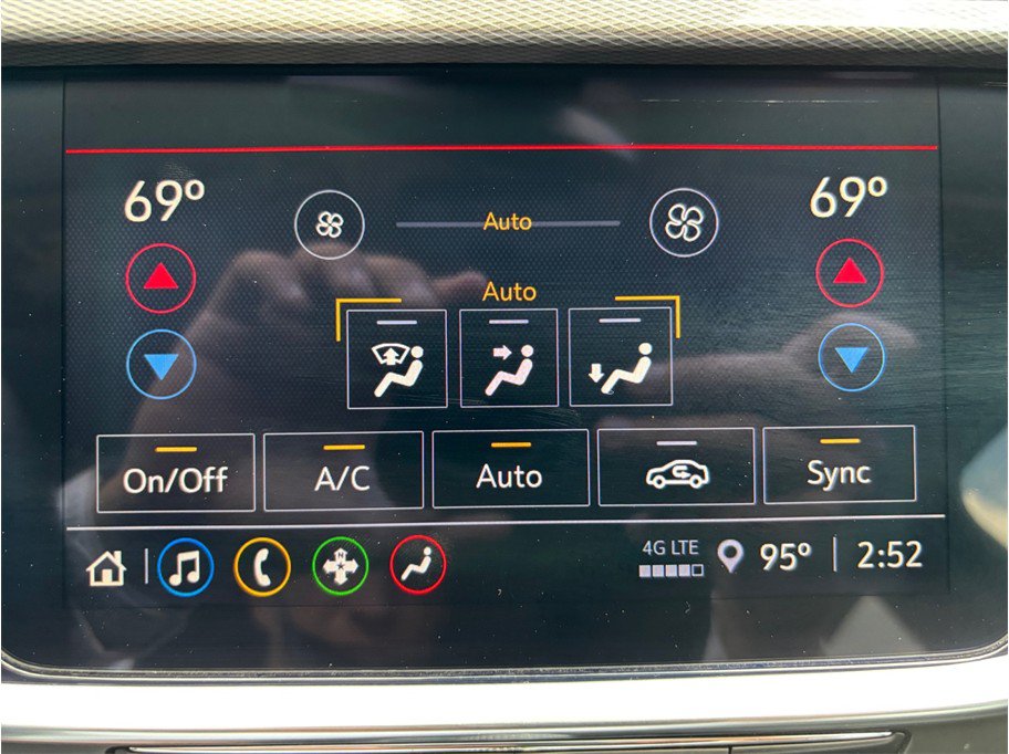 Used 2021 Buick Encore GX Select w/ Sport Touring Package FWD image 28