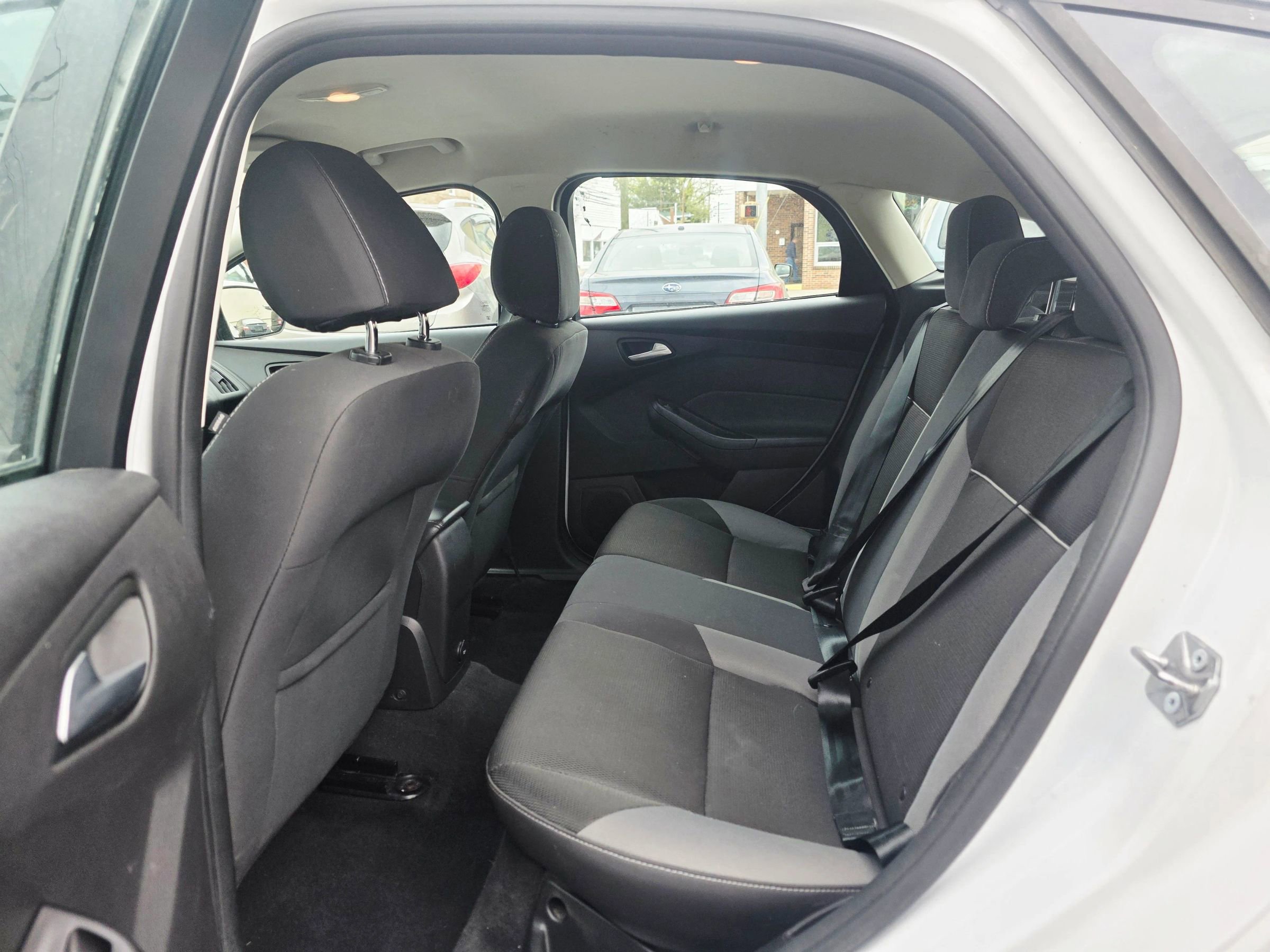 Used 2014 Ford Focus SE FWD image 12