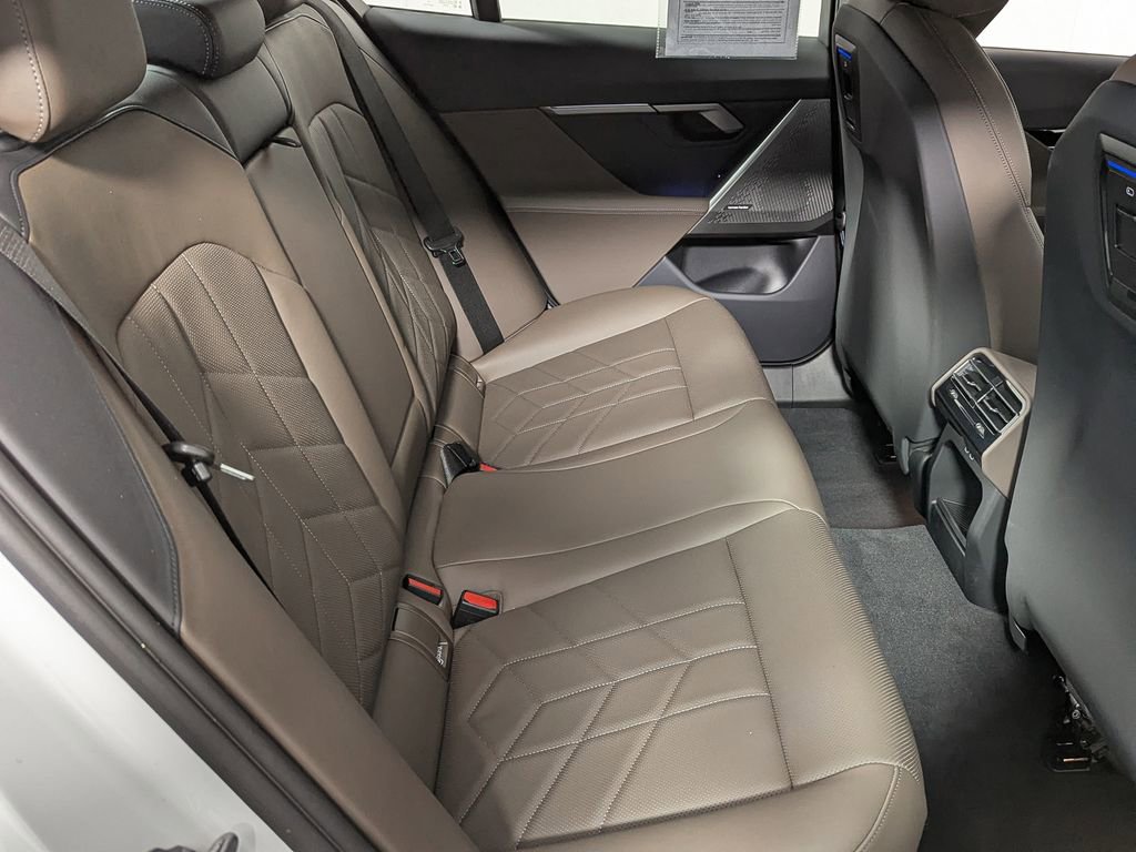 Used 2025 BMW 530i xDrive AWD/4WD image 39