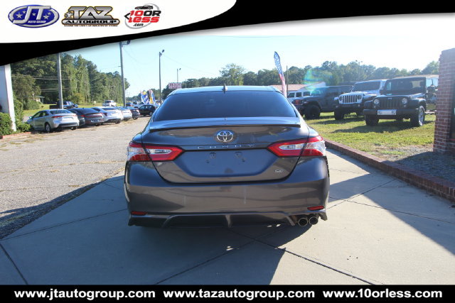 Used 2020 Toyota Camry SE FWD image 6