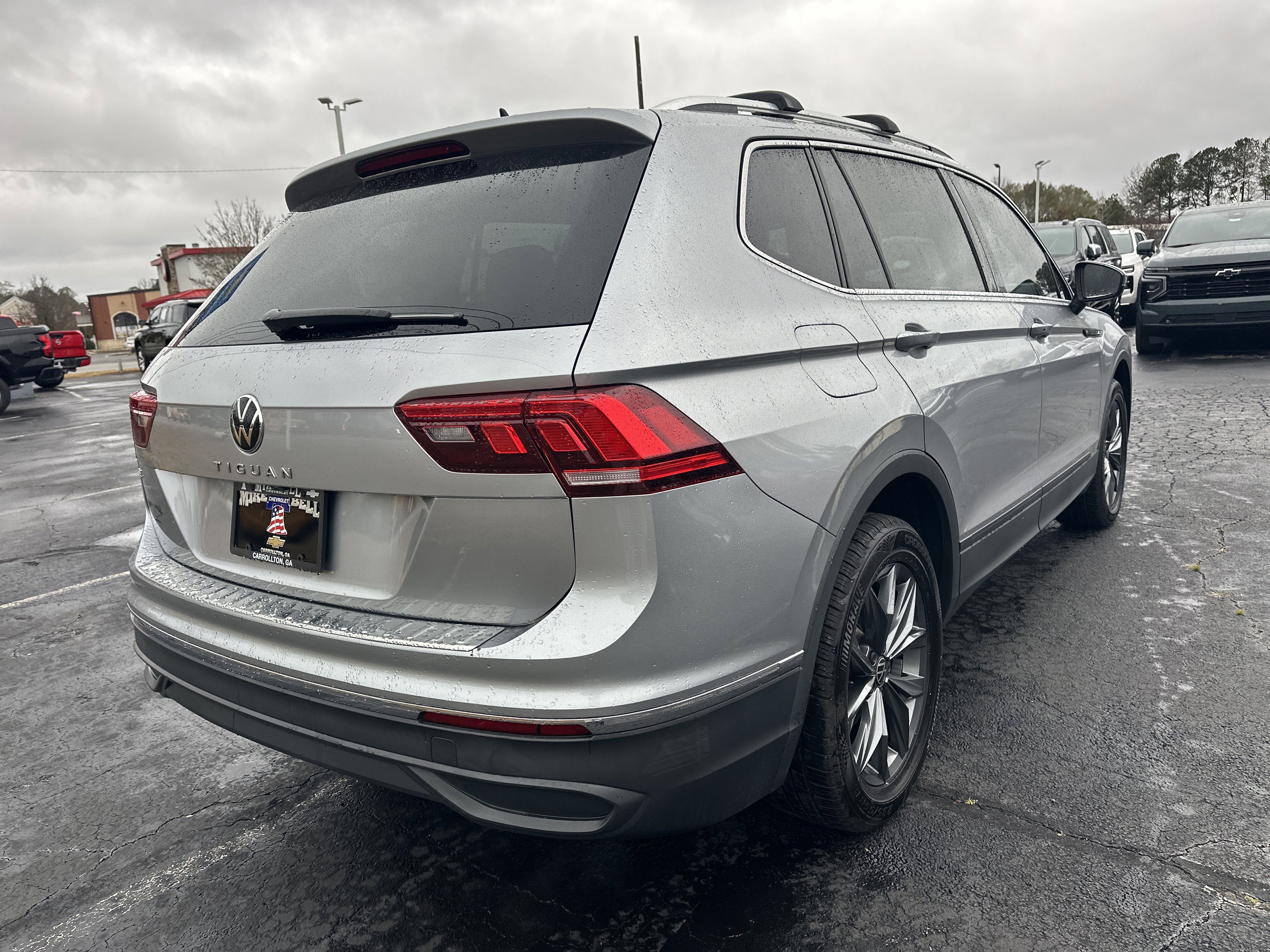 Used 2022 Volkswagen Tiguan SE image 8