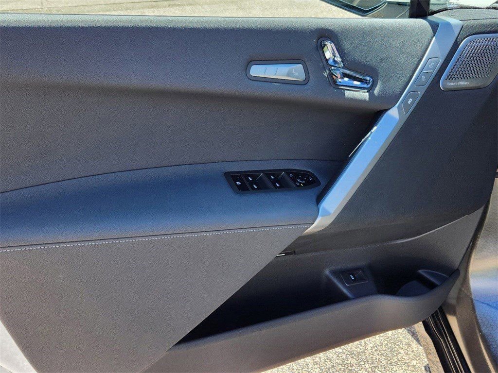 Certified 2025 BMW iX M60 image 13