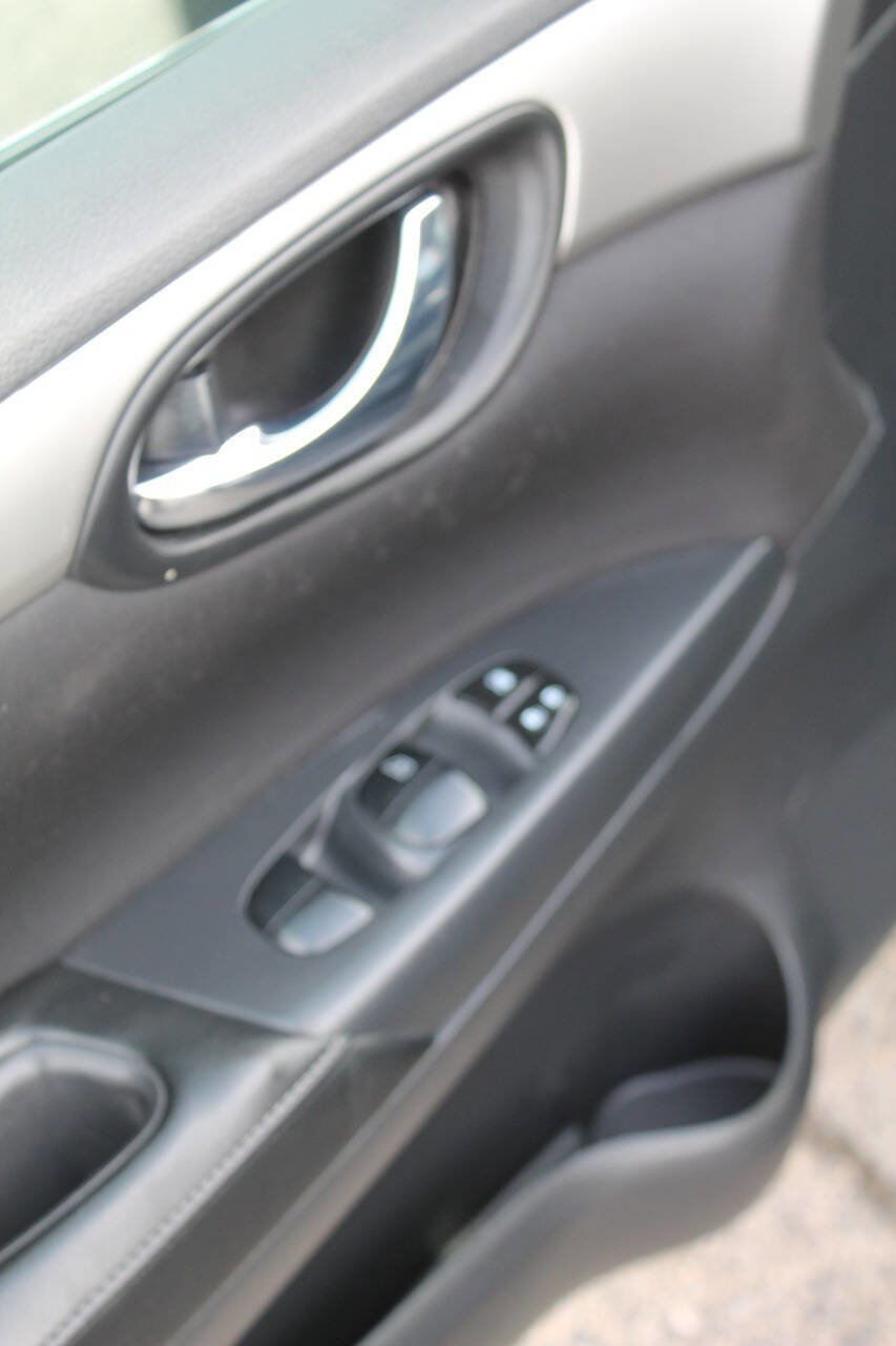 Used 2017 Nissan Sentra S image 10