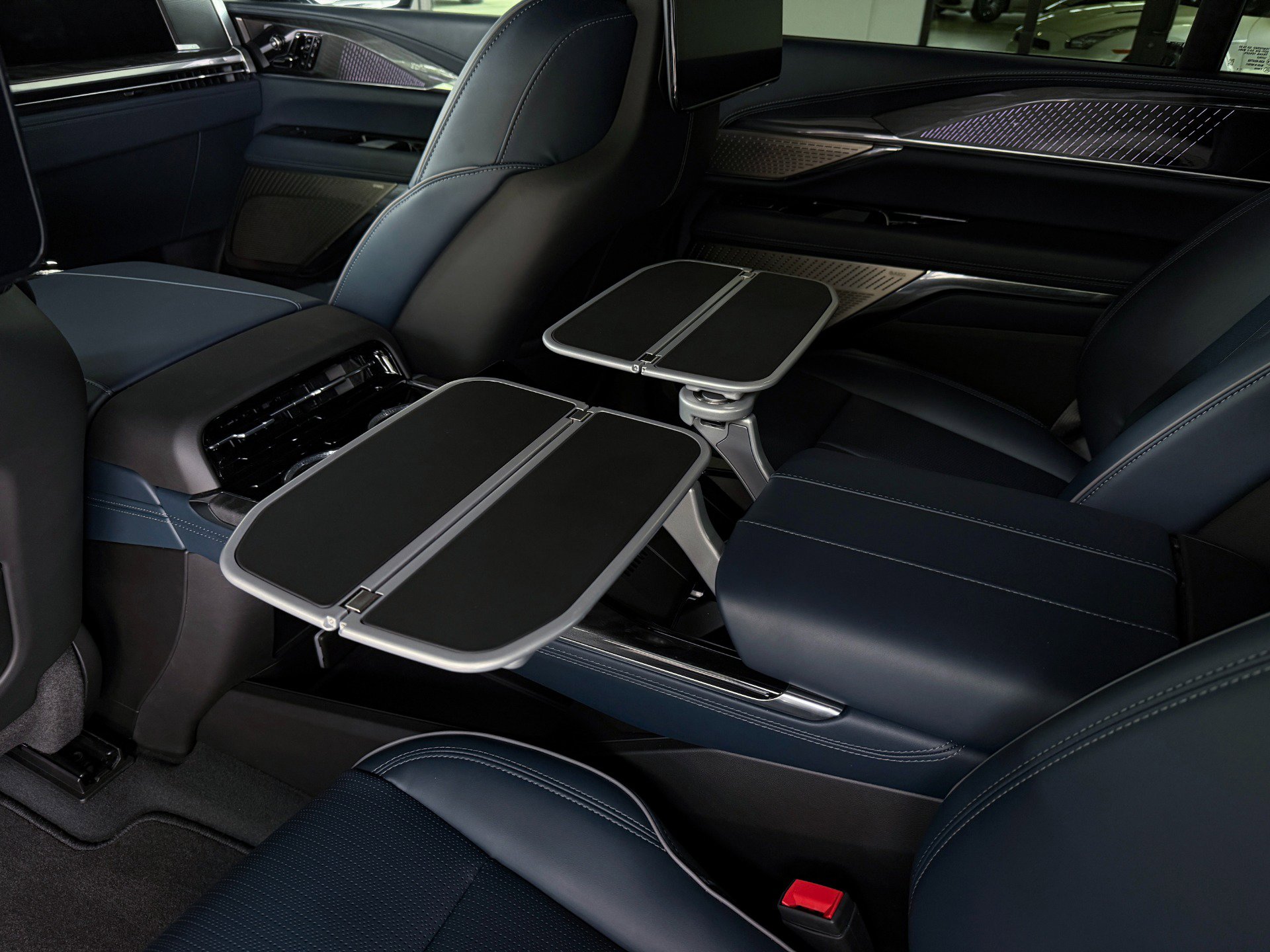 Used 2025 Cadillac Escalade IQ Sport 2 image 38