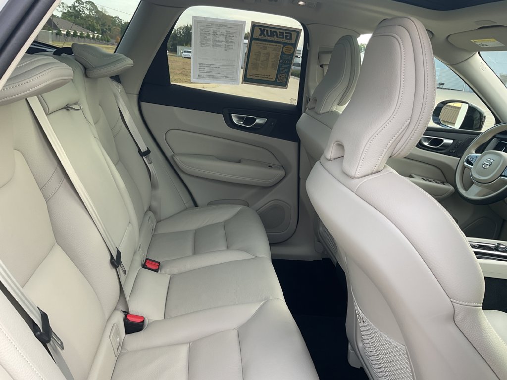 Used 2024 Volvo XC60 B5 Plus w/ Climate Package AWD/4WD image 18