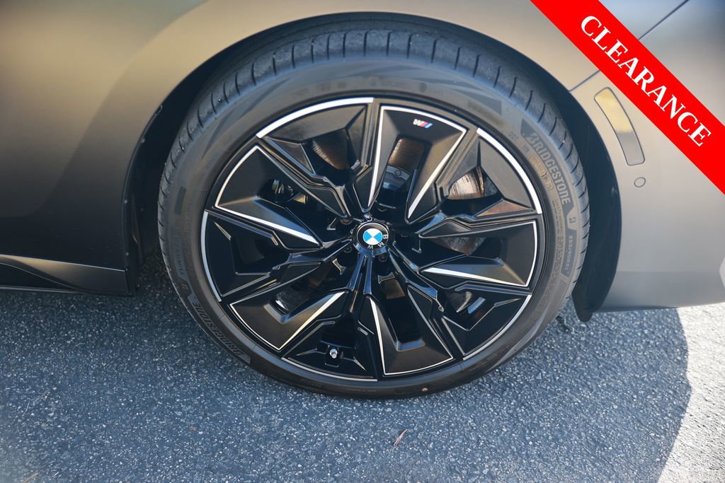 Used 2025 BMW i7 xDrive60 w/ Executive Package AWD/4WD image 8