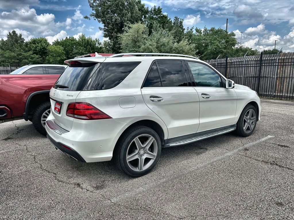 Used 2016 Mercedes-Benz GLE 400 4MATIC w/ Lighting Package image 5