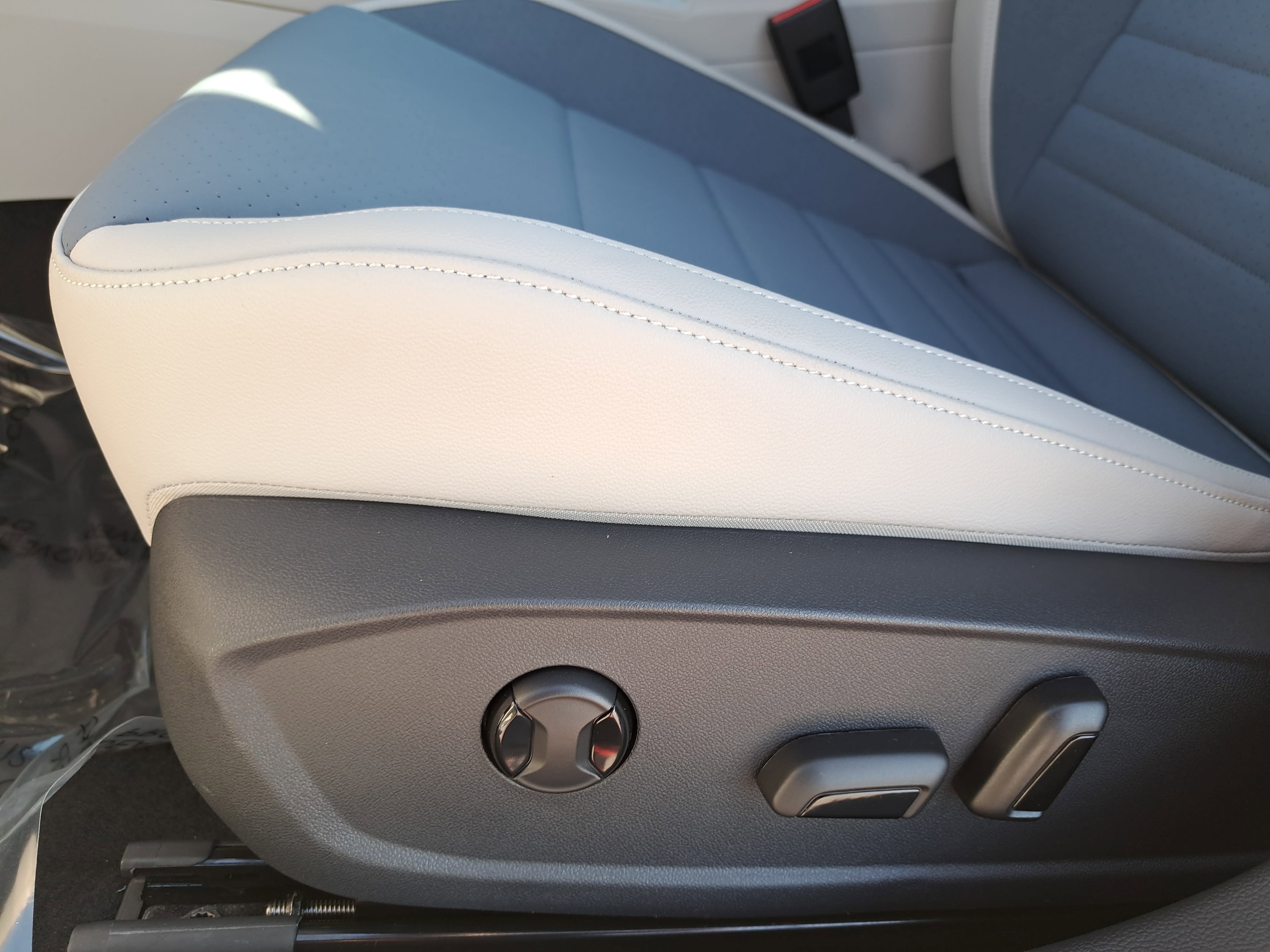 New 2026 Volkswagen Jetta SE FWD image 25