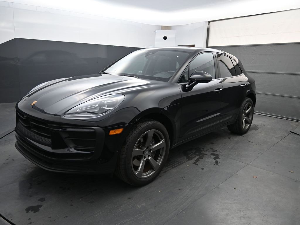 Used 2023 Porsche Macan Turbo image 11