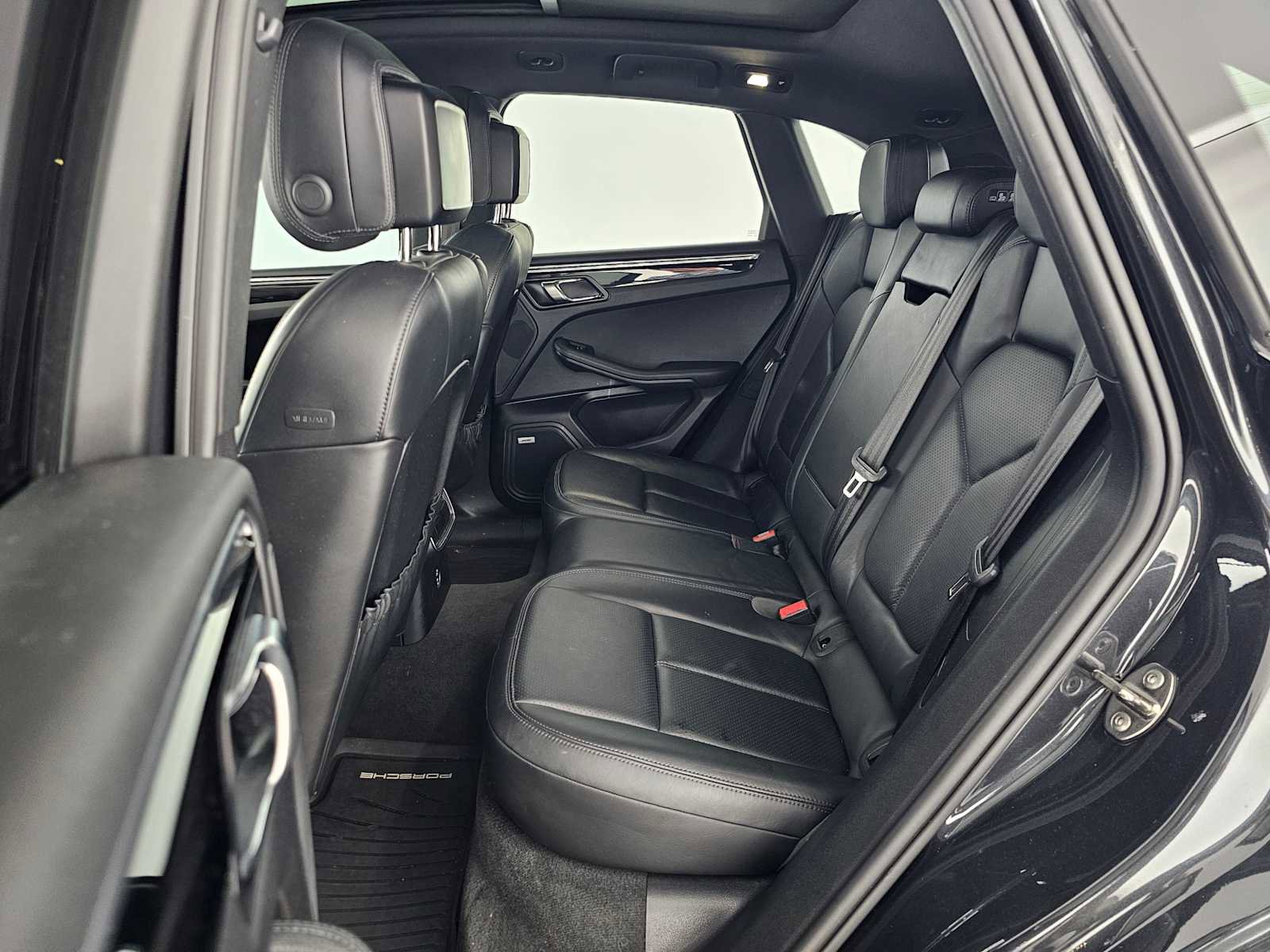 Used 2021 Porsche Macan image 16