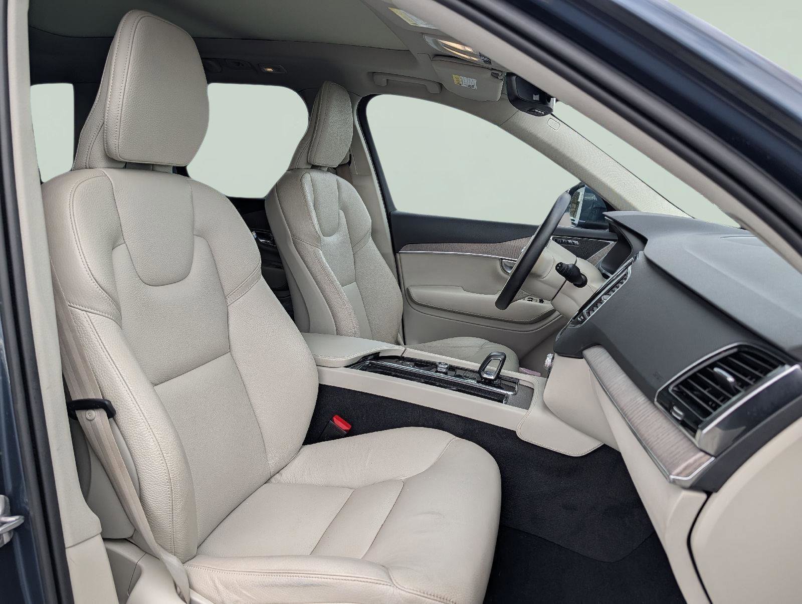 Used 2023 Volvo XC90 B6 Plus w/ Protection Package image 20
