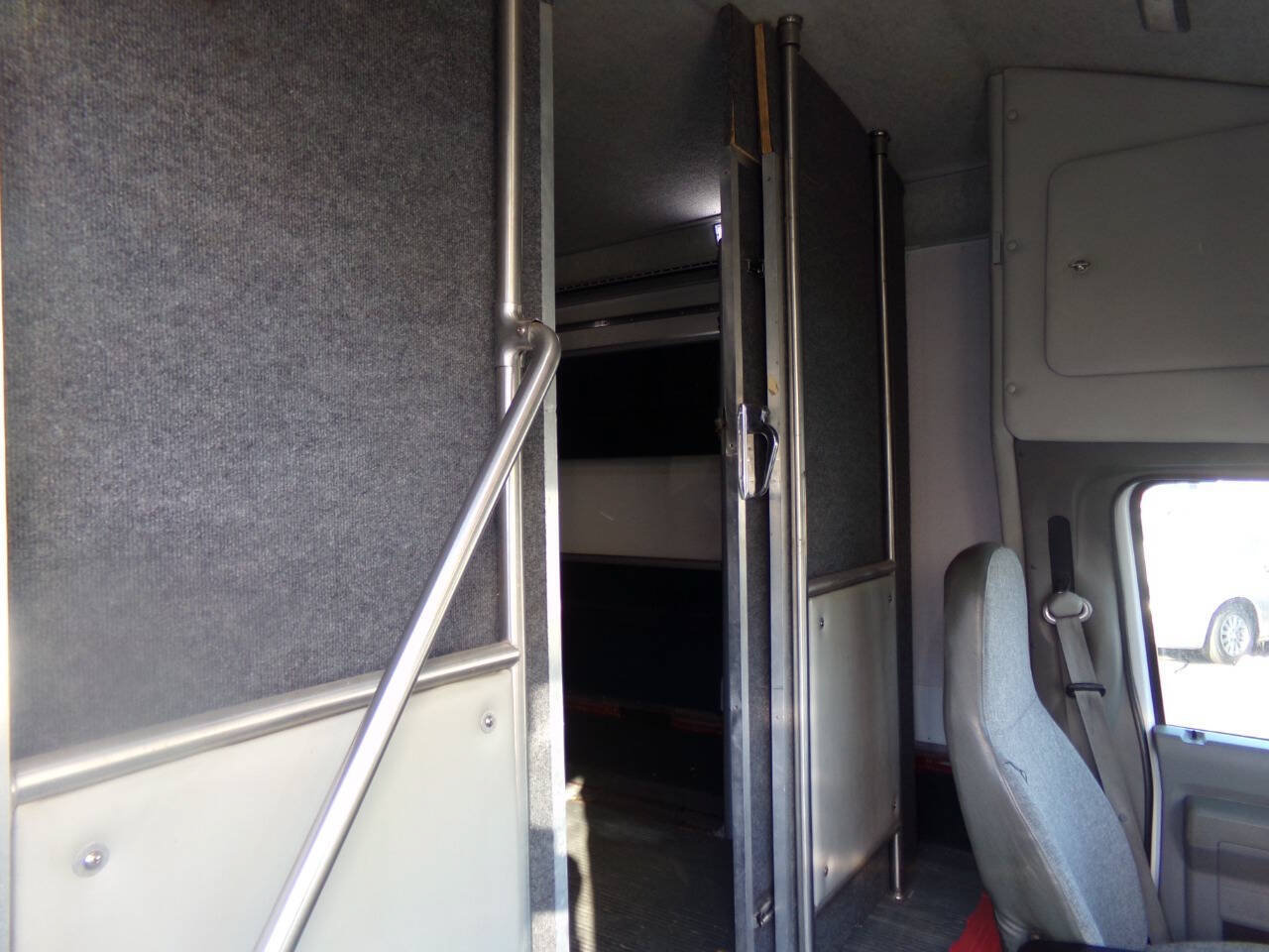 Used 2019 Ford E-450 and Econoline 450 Super Duty w/ Shuttle Bus Prep Package RWD image 37