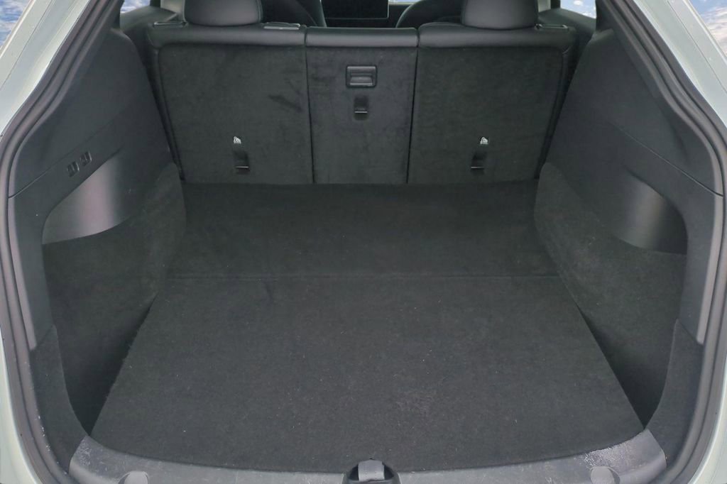 Used 2022 Tesla Model Y Long Range AWD/4WD image 19