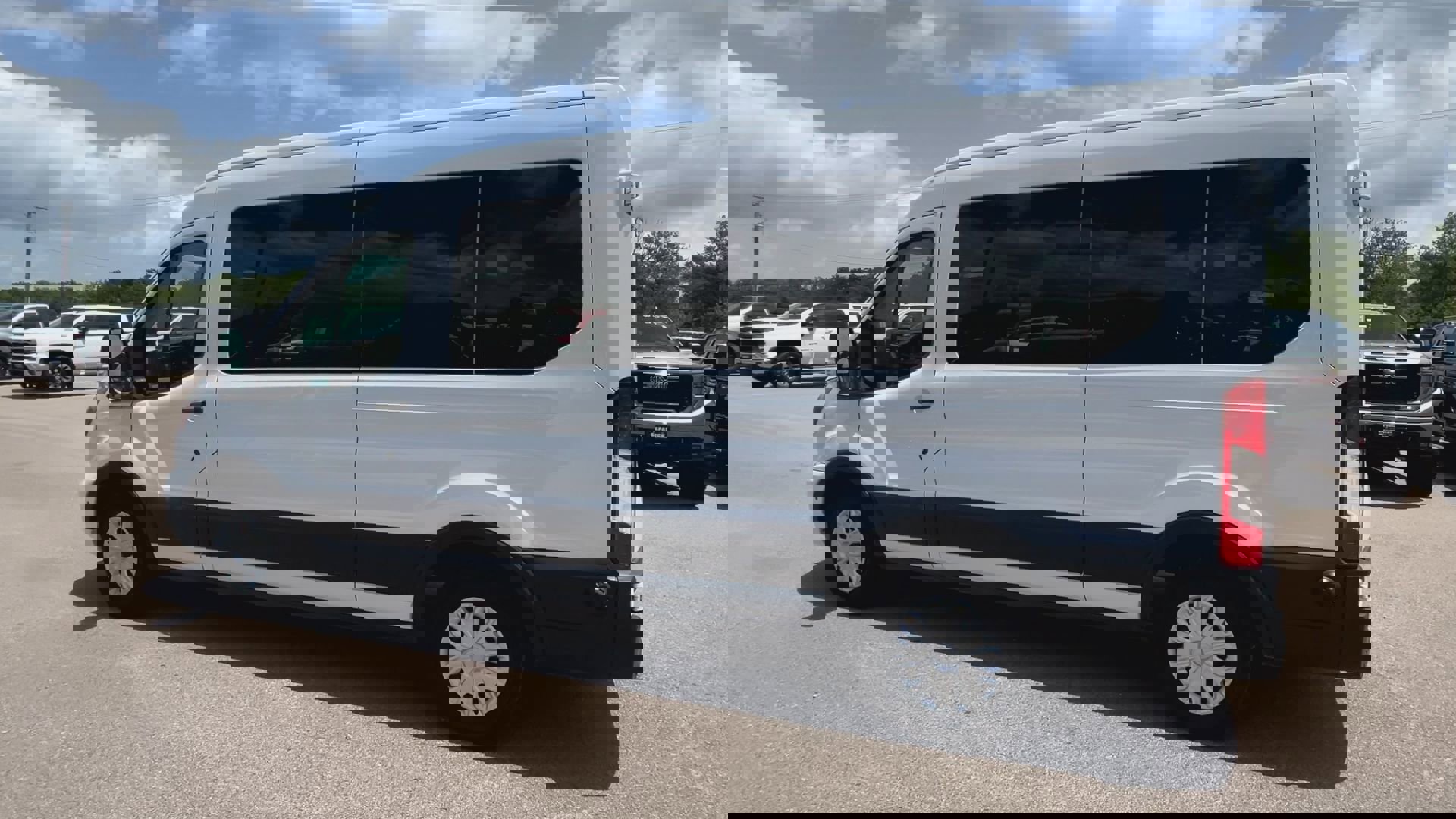 Used 2024 Ford Transit 350 XLT image 44