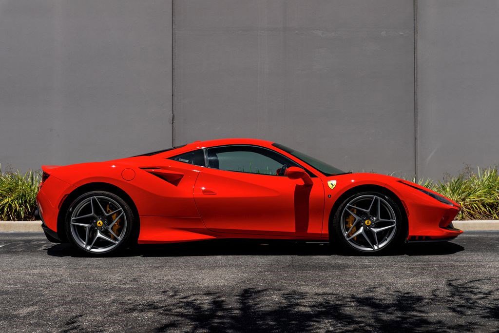 Used 2022 Ferrari F8 Tributo RWD image 6