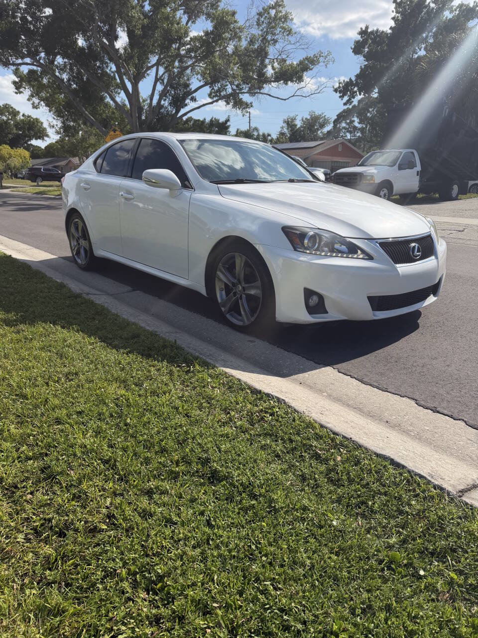 Used 2011 Lexus IS 250 w/ Premium Pkg Value Edition RWD image 3
