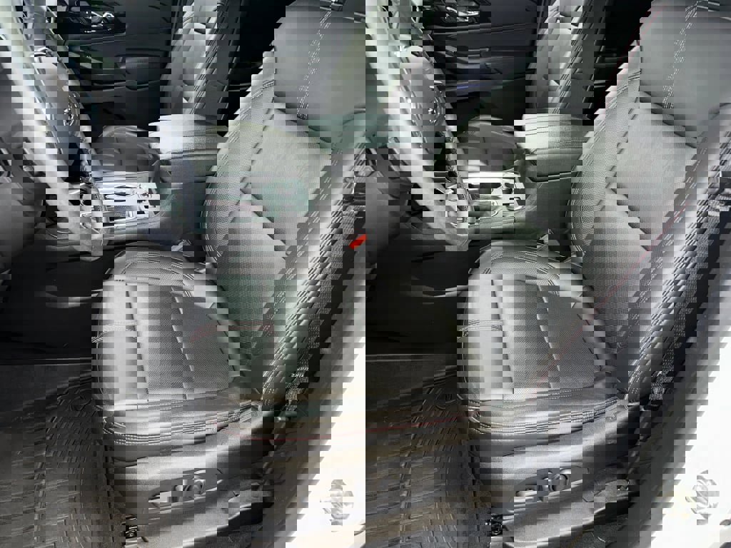 Certified 2022 Chevrolet Traverse RS image 2