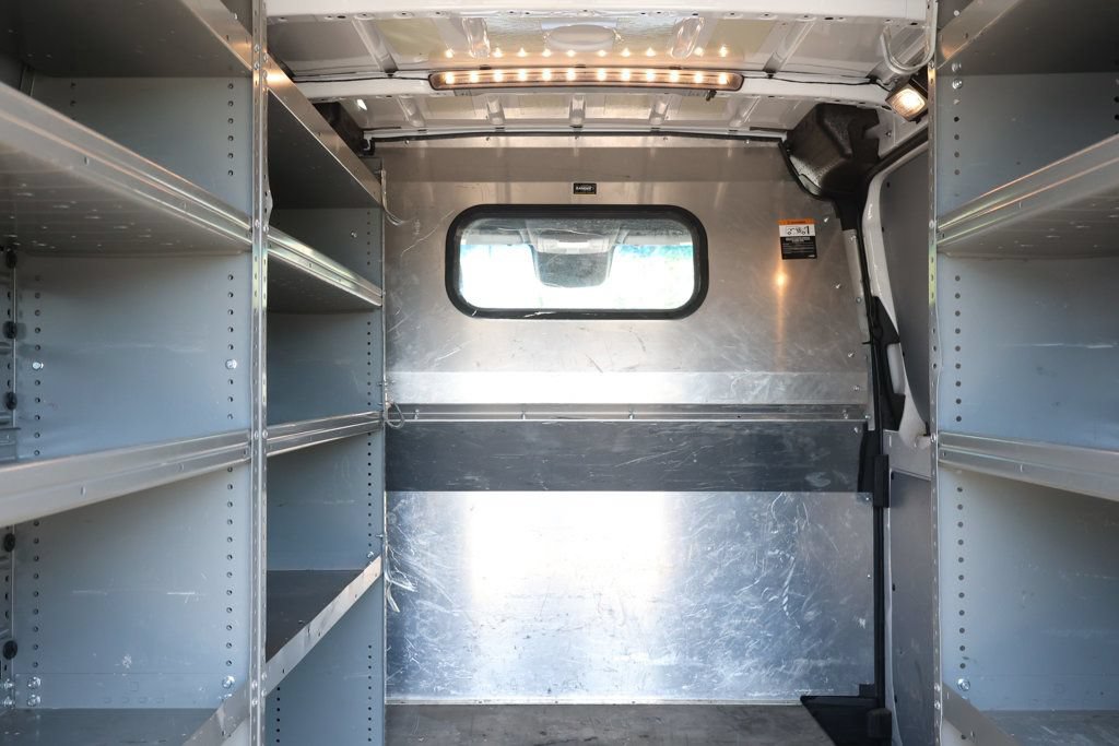 Used 2023 Mercedes-Benz Sprinter 2500 w/ Acoustic Package image 22