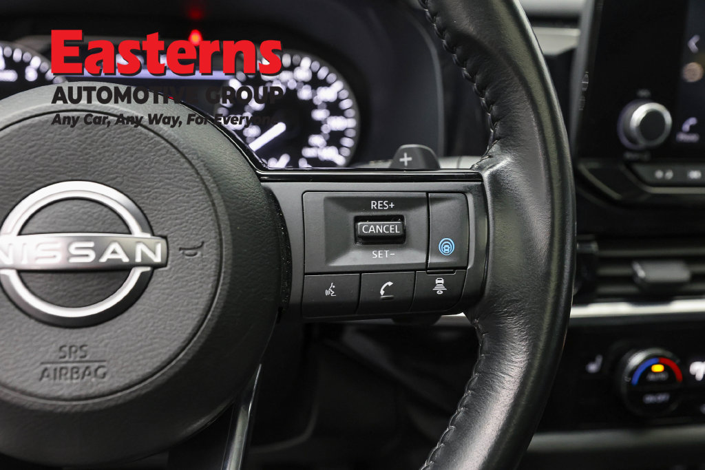 Used 2023 Nissan Pathfinder SV w/ SV Premium Package AWD/4WD image 18