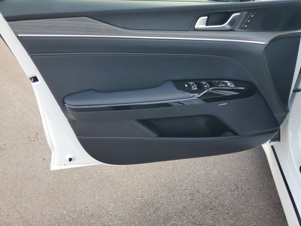 New 2026 Kia K5 EX image 8