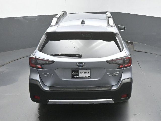 Used 2025 Subaru Outback Touring w/ Popular Package #2 AWD/4WD image 47